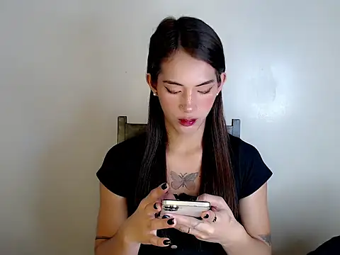 Snapshot of ashley_bombshell chatting on November 28, 2025, 12:33 am ashley bombshell online show from November 28, 2025, 12:33 am