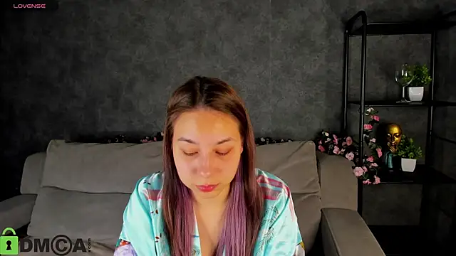 Al1ice Moures online show from October 29, 2025, 1:15 am