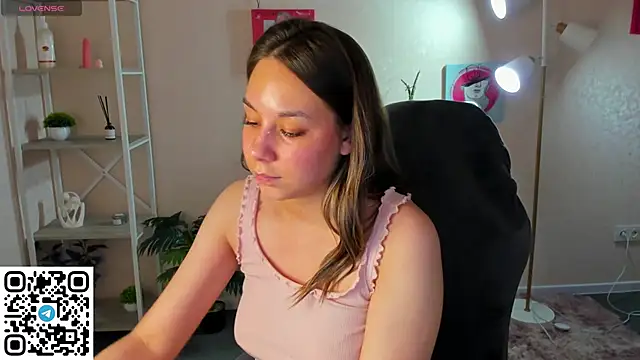 Snapshot of Al1ice_Moures chatting on February 3, 2026, 6:40 am Al1ice Moures online show from February 3, 2026, 6:40 am