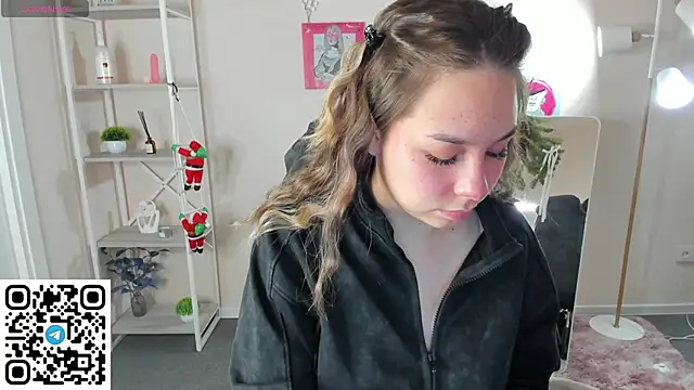 Snapshot of Al1ice_Moures chatting on January 11, 2026, 10:38 pm Al1ice Moures online show from January 11, 2026, 10:38 pm