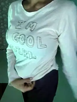 Snapshot of Nisha_queen675 chatting on October 8, 2025, 6:59 am Nisha queen675 online show from October 8, 2025, 6:59 am