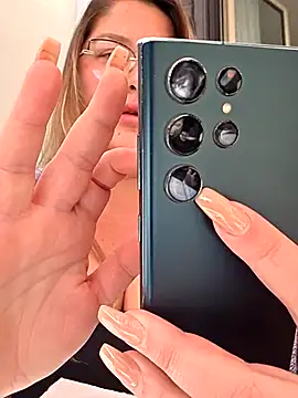 Snapshot of HornyBella88 chatting on December 2, 2025, 11:45 am HornyBella88 online show from December 2, 2025, 11:45 am