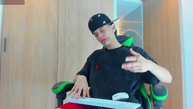 Skinny batman online show from September 30, 2025, 4:13 pm