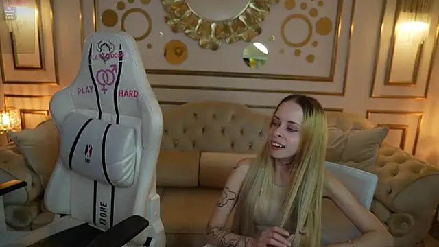 Snapshot of Luchi_Sun chatting on October 5, 2025, 2:41 pm Luchi Sun online show from October 5, 2025, 2:41 pm