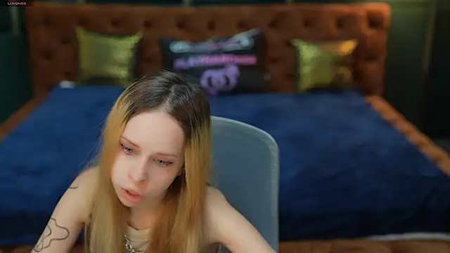 Snapshot of Luchi_Sun chatting on November 24, 2025, 11:21 am Luchi Sun online show from November 24, 2025, 11:21 am