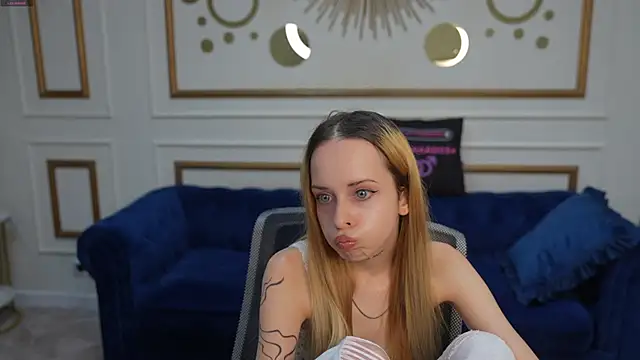 Snapshot of Luchi_Sun chatting on October 14, 2025, 2:28 pm Luchi Sun online show from October 14, 2025, 2:28 pm