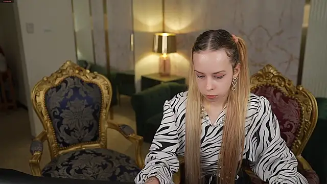 Snapshot of Luchi_Sun chatting on November 5, 2025, 11:46 am Luchi Sun online show from November 5, 2025, 11:46 am