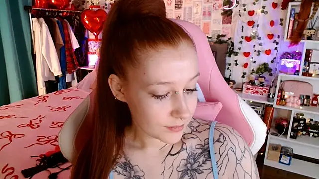 Snapshot of Ayla_Hicks chatting on March 2, 2026, 3:07 am Ayla Hicks online show from March 2, 2026, 3:07 am