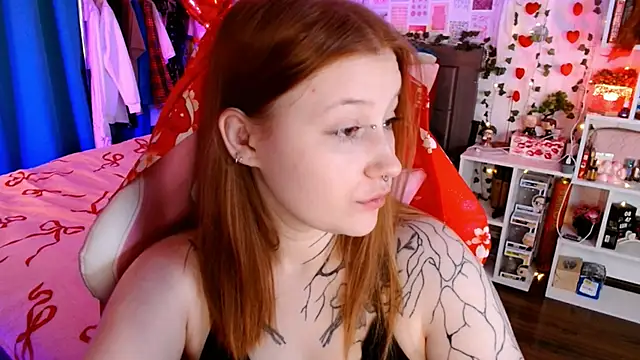 Snapshot of Ayla_Hicks chatting on February 25, 2026, 2:45 am Ayla Hicks online show from February 25, 2026, 2:45 am