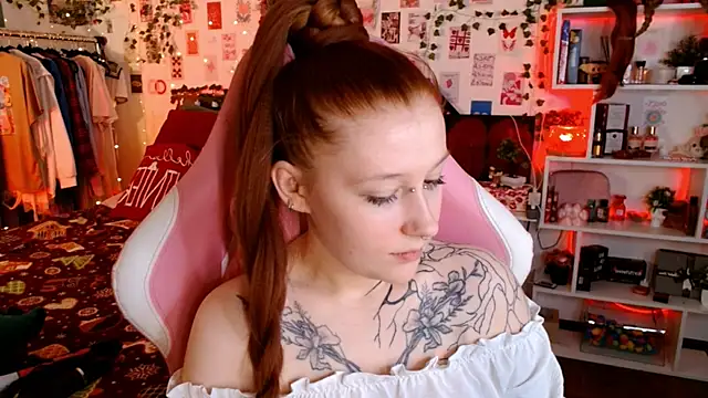 Snapshot of Ayla_Hicks chatting on January 9, 2026, 8:16 pm Ayla Hicks online show from January 9, 2026, 8:16 pm