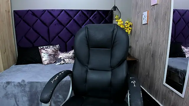 ChloeCampbell03 online show from November 8, 2025, 5:38 pm