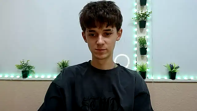 Hoot Dude  online show from November 8, 2025, 3:37 pm