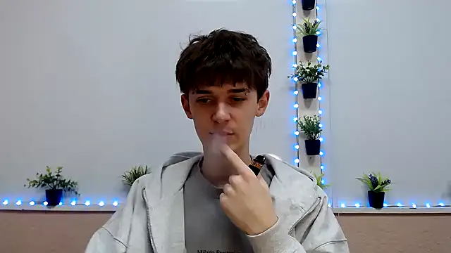 Hoot Dude  online show from November 24, 2025, 1:11 pm