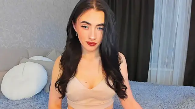 Snapshot of Milla_Moore chatting on October 15, 2025, 4:59 pm Milla Moore online show from October 15, 2025, 4:59 pm