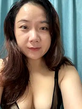 Snapshot of Momo-9988 chatting on November 9, 2025, 3:38 pm Momo-9988 online show from November 9, 2025, 3:38 pm