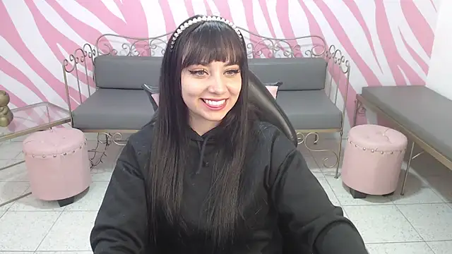 Snapshot of saabrina_ chatting on December 15, 2025, 1:28 pm saabrina online show from December 15, 2025, 1:28 pm