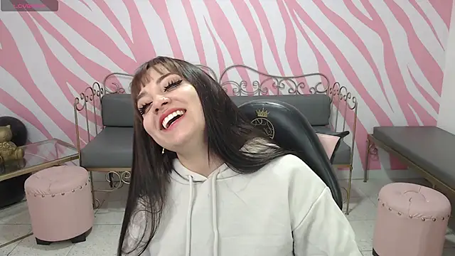 Snapshot of saabrina_ chatting on November 6, 2025, 1:04 pm saabrina online show from November 6, 2025, 1:04 pm