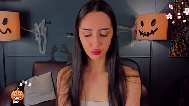 LisaFoxie online show from November 4, 2025, 10:08 am