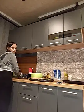 kisette online show from September 30, 2025, 4:35 pm