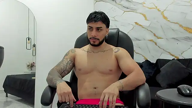 Miike Stone1 online show from November 24, 2025, 1:22 pm