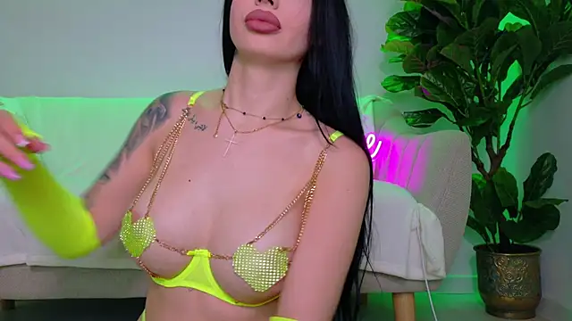 Snapshot of TiaBelle chatting on November 29, 2025, 8:31 pm TiaBelle online show from November 29, 2025, 8:31 pm