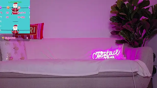 Snapshot of TiaBelle chatting on November 24, 2025, 6:30 pm TiaBelle online show from November 24, 2025, 6:30 pm