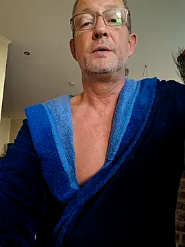 Snapshot of TommyTom76 chatting on November 7, 2025, 8:08 am TommyTom76 online show from November 7, 2025, 8:08 am