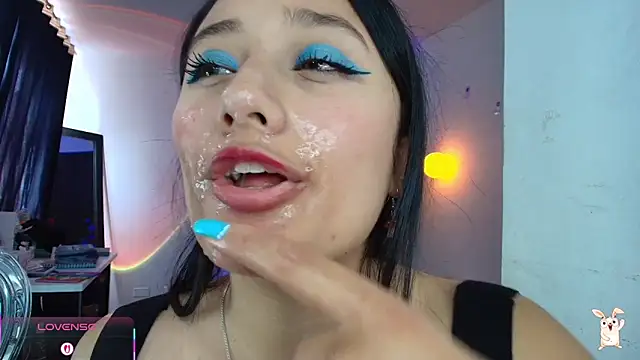 Hinata 21  online show from April 7, 2026, 9:16 pm