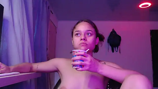 LittleCheerry69 online show from November 1, 2025, 2:44 pm