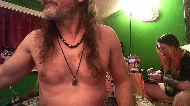 HippieDad333 online show from April 17, 2026, 8:06 am