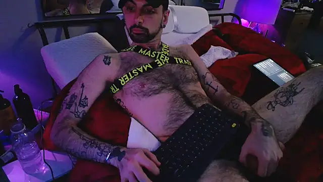 Snapshot of hungbot chatting on December 2, 2025, 6:15 am hungbot online show from December 2, 2025, 6:15 am