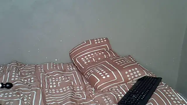 Bellabootie online show from November 30, 2025, 7:14 pm