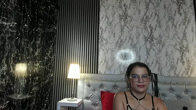 Snapshot of MaraBlake_ chatting on December 14, 2025, 9:09 pm MaraBlake online show from December 14, 2025, 9:09 pm