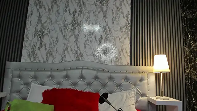 Snapshot of MaraBlake_ chatting on December 17, 2025, 2:05 am MaraBlake online show from December 17, 2025, 2:05 am