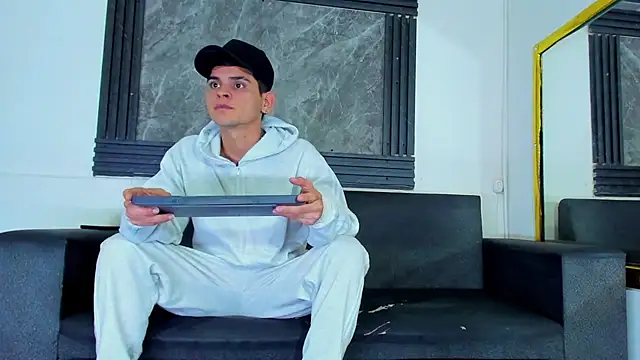 liam coleman25 online show from February 19, 2026, 4:31 am