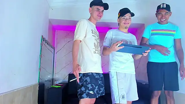 liam coleman25 online show from November 17, 2025, 4:49 am