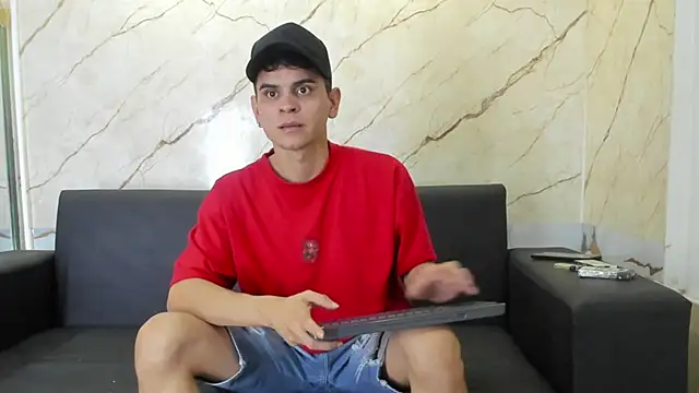 liam coleman25 online show from December 23, 2025, 5:40 am