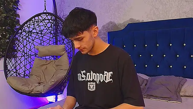 Snapshot of Axel_Draven chatting on October 29, 2025, 11:31 am Axel Draven online show from October 29, 2025, 11:31 am