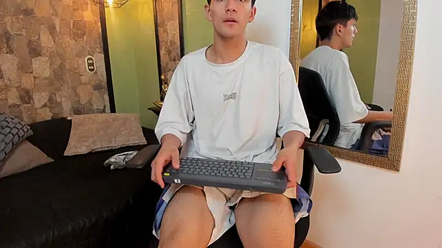 Snapshot of Axel_Draven chatting on November 22, 2025, 11:20 am Axel Draven online show from November 22, 2025, 11:20 am