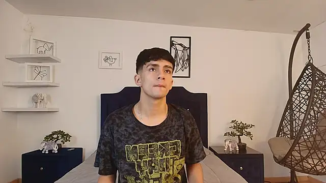 Snapshot of Axel_Draven chatting on October 22, 2025, 11:20 am Axel Draven online show from October 22, 2025, 11:20 am