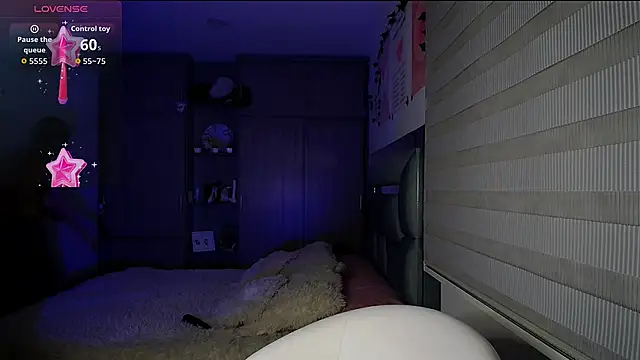 Kittyross online show from December 13, 2025, 8:04 pm