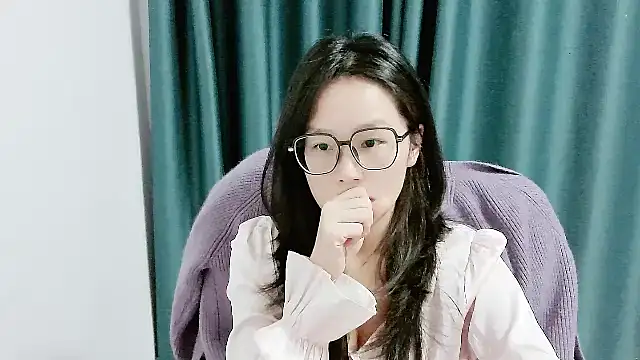 Snapshot of guai00 chatting on November 2, 2025, 1:27 pm guai00 online show from November 2, 2025, 1:27 pm