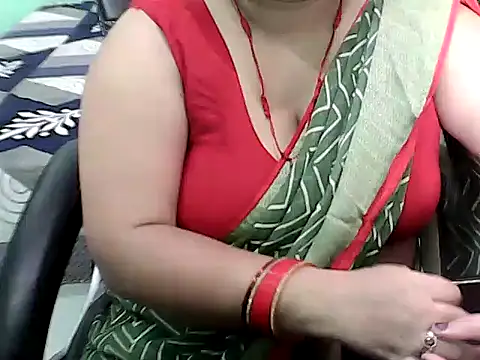 BABITA KUMARII online show from May 18, 2026, 5:29 pm