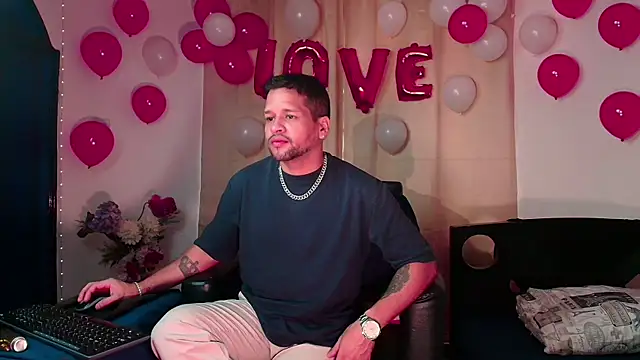 LucasGaeel online show from February 14, 2026, 12:38 pm