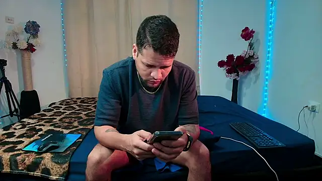 LucasGaeel online show from April 14, 2026, 11:59 am