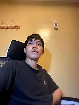 Snapshot of asian_guy_69 chatting on December 4, 2025, 6:56 am asian guy 69 online show from December 4, 2025, 6:56 am