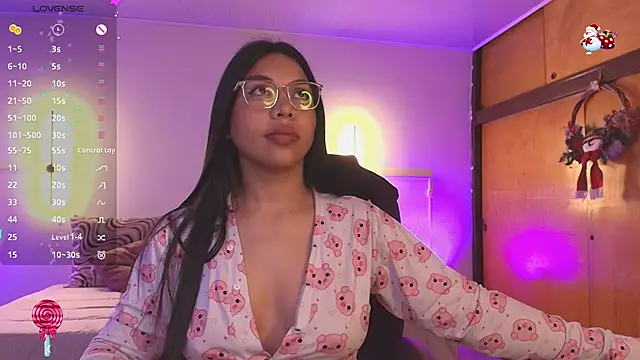 kloe28 online show from December 3, 2025, 4:13 am