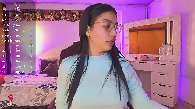 Snapshot of kloe28 chatting on January 8, 2026, 3:45 am kloe28 online show from January 8, 2026, 3:45 am