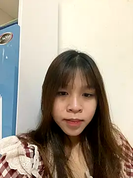 Snapshot of Hanaa07_ chatting on October 17, 2025, 12:14 am Hanaa07 online show from October 17, 2025, 12:14 am