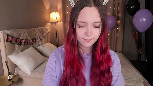 Monica  Queen online show from October 27, 2025, 5:30 am